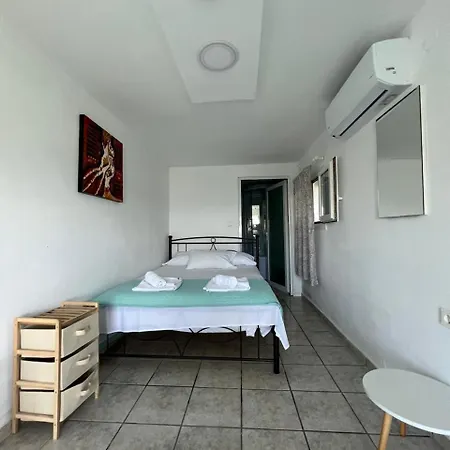 Aronis Spyros Panoramic Seaview Apartments Longos  Room photo