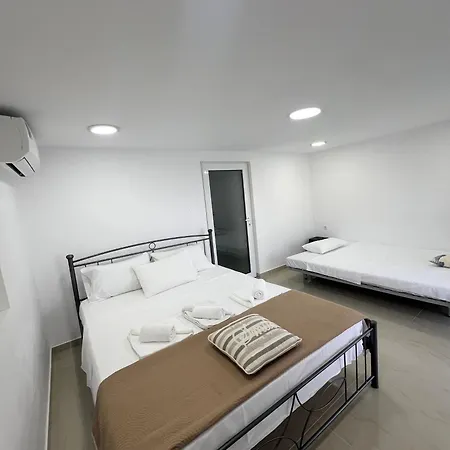 Aronis Spyros Panoramic Seaview Apartments Longos  Room photo